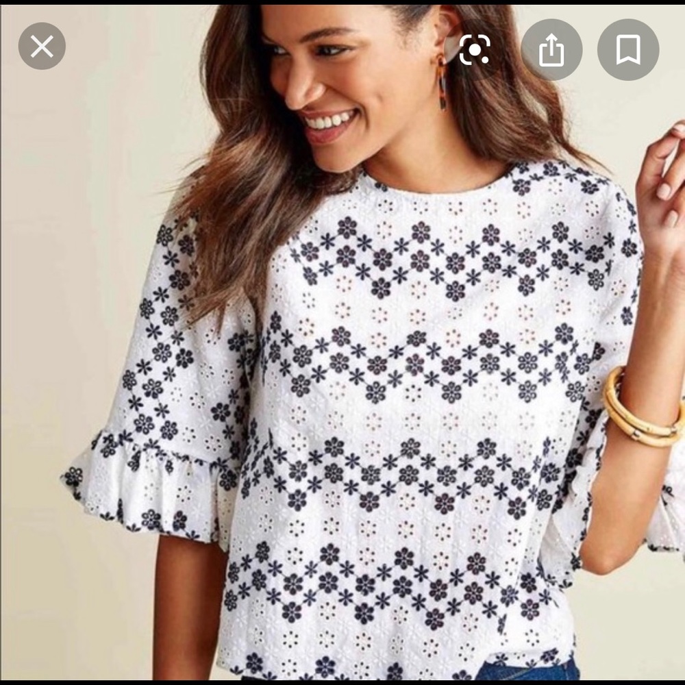 Vineyard vines eyelet white and navy top